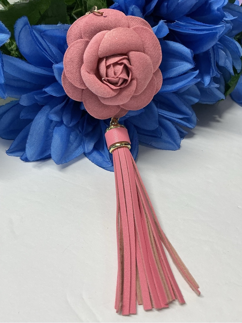 🌺BEAUTIFUL CAMELLIA TASSEL BAG CHARM